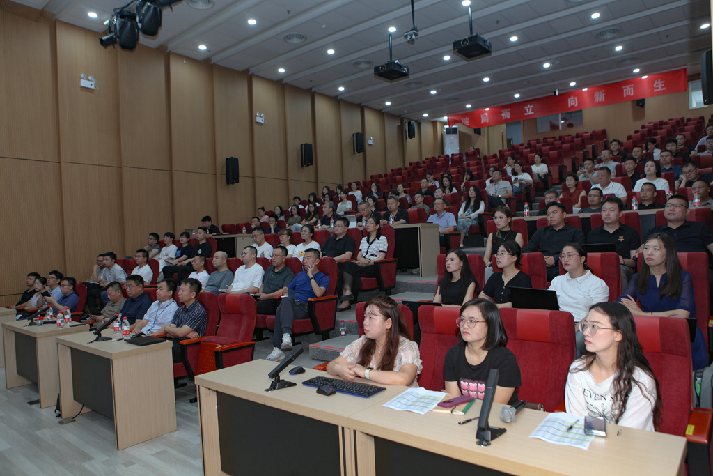 LEwin乐玩微电召开2025年上半年销售会议